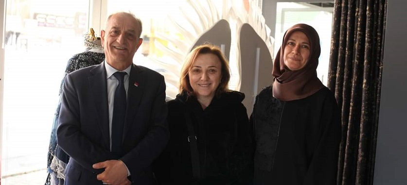 Topaloğlu, Rize Gerçek Belediyeciliği CHP İle Öğrenecek.