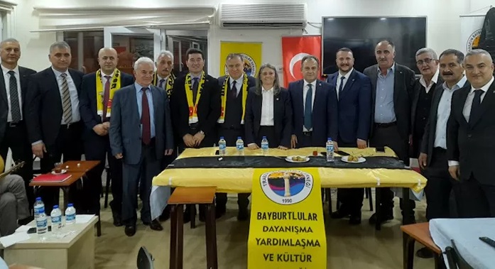 Hem Söyledi Hem Tarihini Anlattı