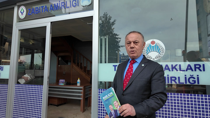 Toptan: “Rahmi Metin Rizeli ’nin Parasıyla Kendi Reklamını Yaptırıyor”