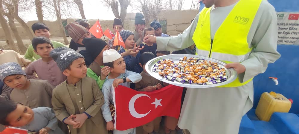 ANAVATANDAN ANAYURTA İÇME SUYU HAYRATI