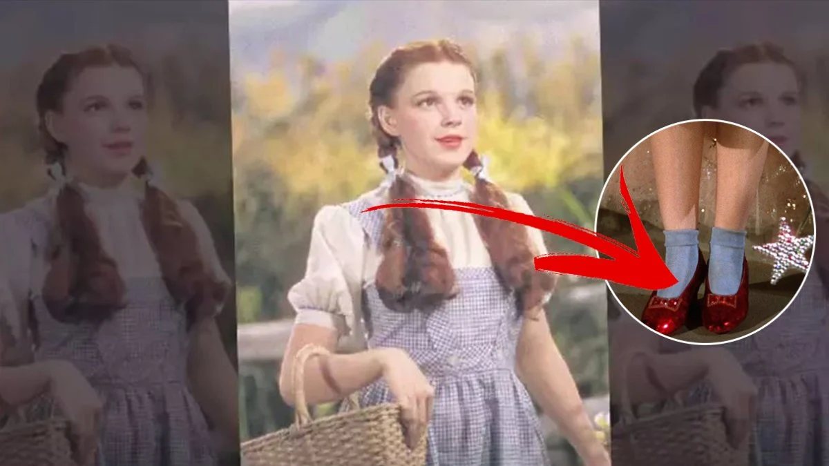 85 yıl önce ikonik filmde giyilen terlikler 113 milyon liraya satılıyor
