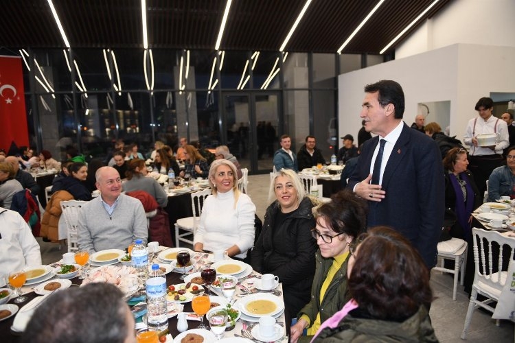 Dündar, Bal-Göç temsilcileriyle iftar yemeğinde buluştu