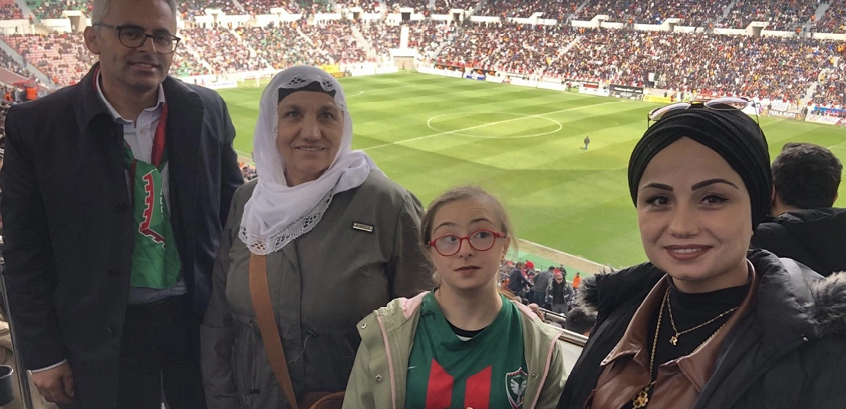 Newroz’da forması alınan Berfin, Amedspor’un onur konuğu oldu