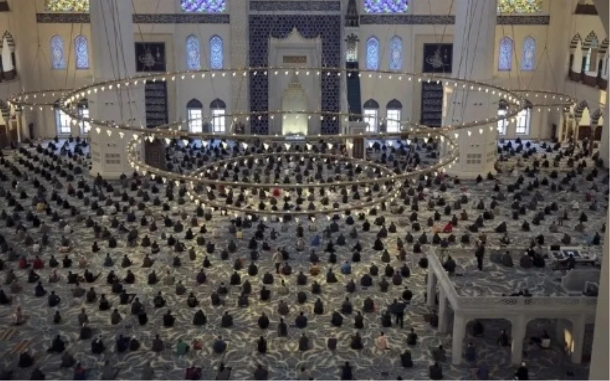 Bayram ne zaman başlıyor? Bayramın 1.,2.,3. günleri hangi günler? Okullar ve iş yerleri bayramda kaç gün tatil?