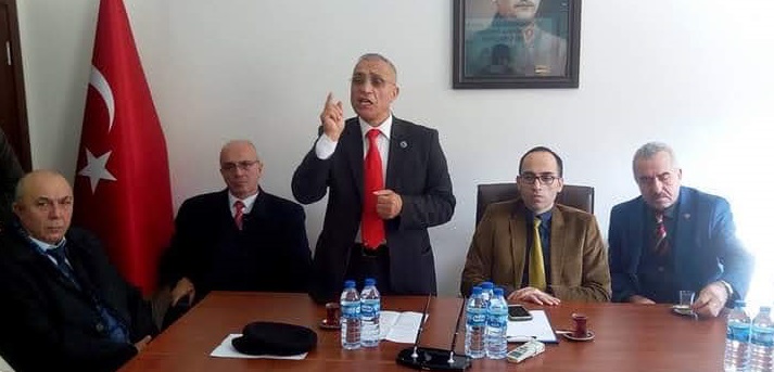 Erbaş Başkan Metin’den Afişle Muhtarlık Yeri İstedi
