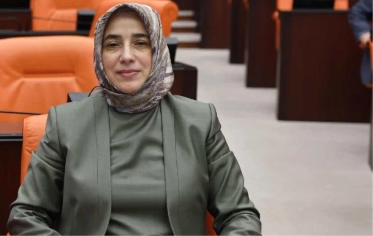 AK Parti Özlem Zengin istifasıyla ilgili açıklama yaptı mı? Özlem Zengin görevine devam ediyor mu?