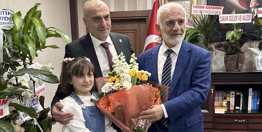 Çamlıhemşin Belediyesinde Devir Teslim yapıldı
