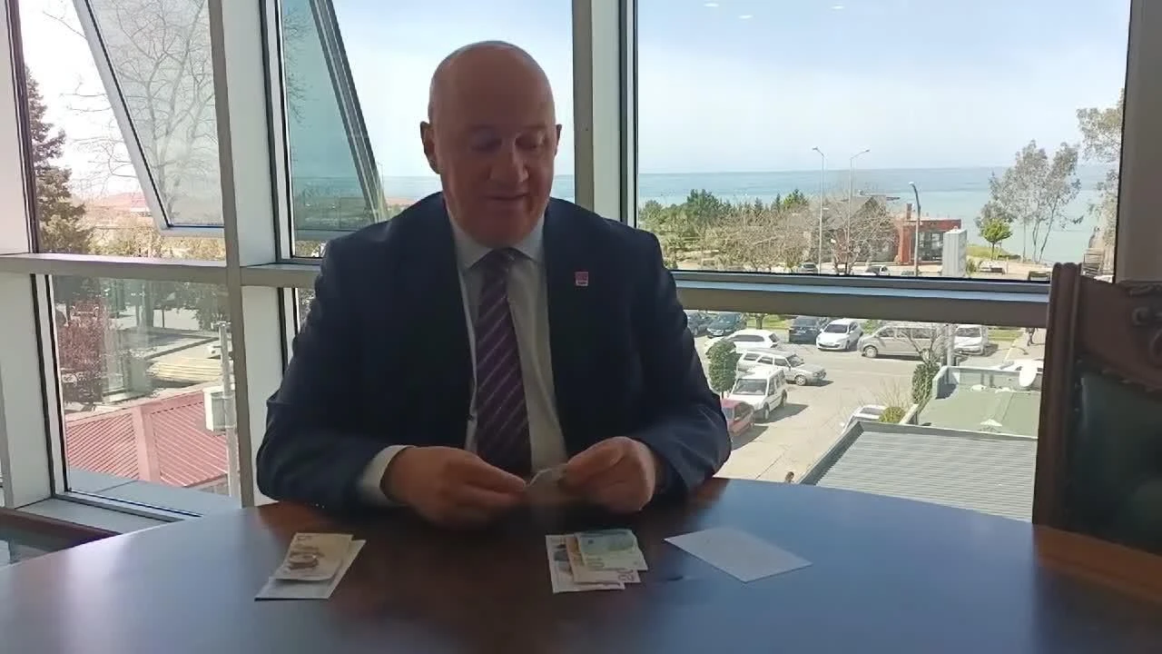 Uğur Bayraktutan: “Demokrasiye Sahip Çıktık”