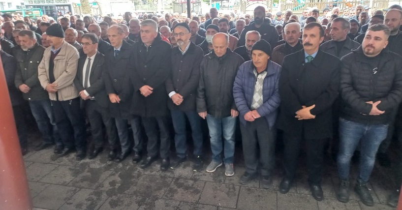 Mustafa Kazmaz Bayramın İlk Gününde Toprağa verildi
