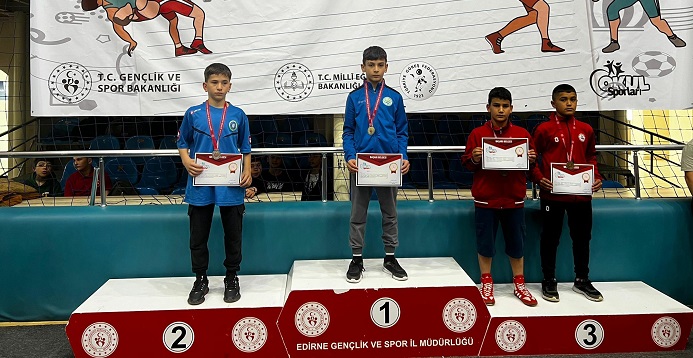 AMASYALI MİNİK GÜREŞÇİNİN BÜYÜK BAŞARISI...