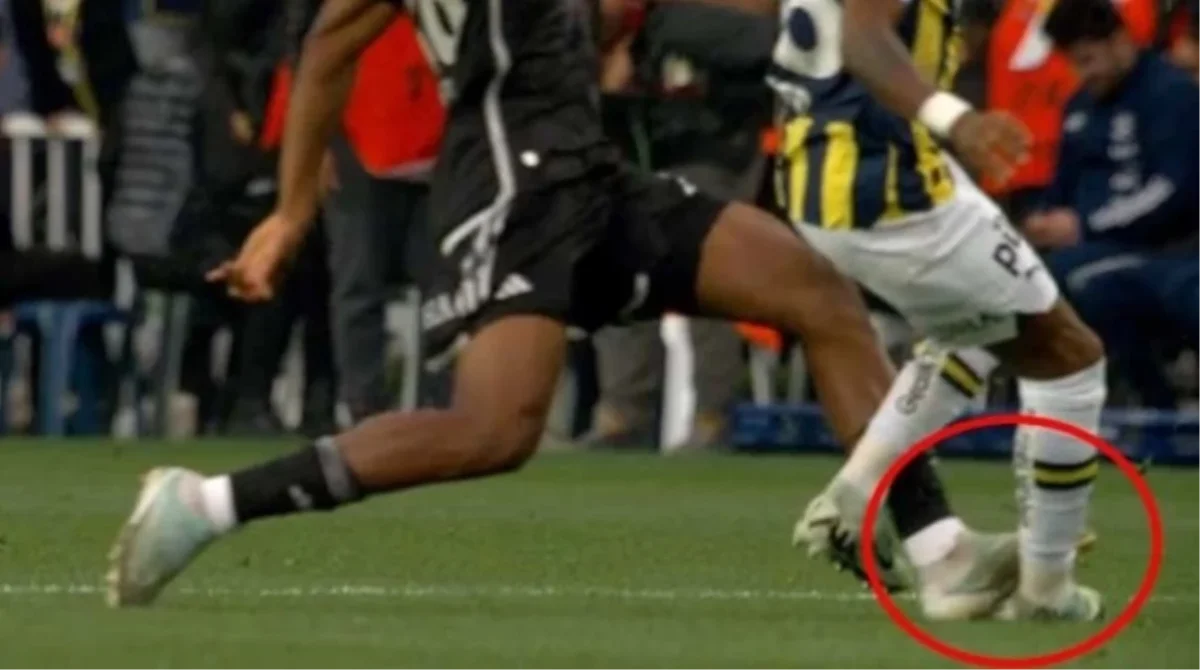 Beşiktaş neden kırmızı kart yedi?  Beşiktaş sahada neden 10 kişi?