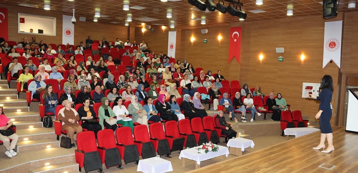 Hastane personellerine ” protokol kuralları ve iletişim becerileri” eğitimi verildi 