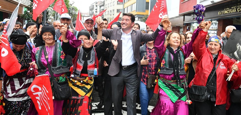 Ahmet Kaya 1Mayis’i Horon Teperek Kutladı