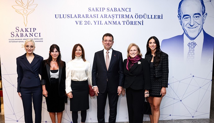 Ailesi ve Dostları Merhum Sakıp Sabancı’nın 20’nci Yıl Anma Töreninde Buluştu