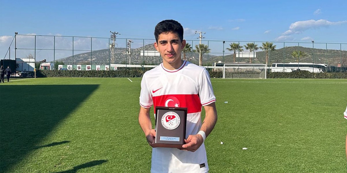Çaykur Rizesporlu Genç Oyuncu Emir Bora'ya Milli Davet