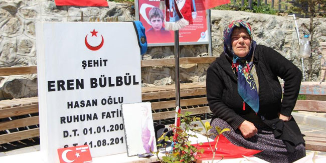 Herkes annesini hatırlarken o oğlunu özlüyor