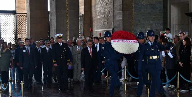 “Politikayı mal-mülk edinmek için değil bizden  sonraki nesillere emanetinizi teslim etmek olarak görmekteyiz.”