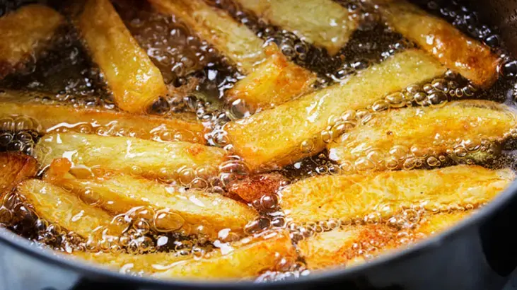 Kızartma yağına 2 damlası yeterli! Restoran usulü, patatesleri çıtır çıtır yapıyor