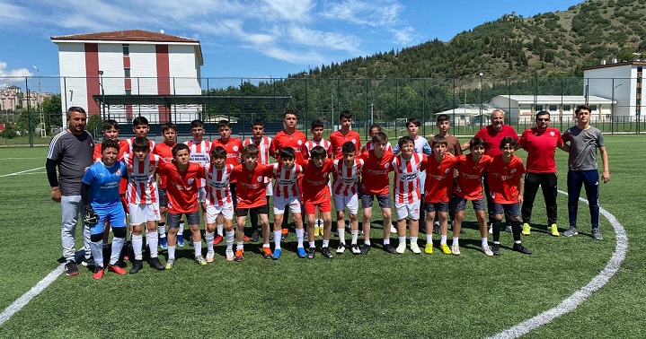 Akdağmadeni Gücü Tokat'taki turnuvaya katıldı