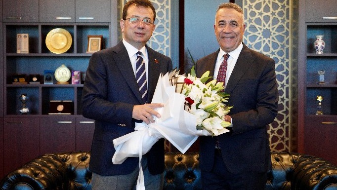 İmamoğlu Sultangazi Belediye Başkanı Dursun'u tebrik etti