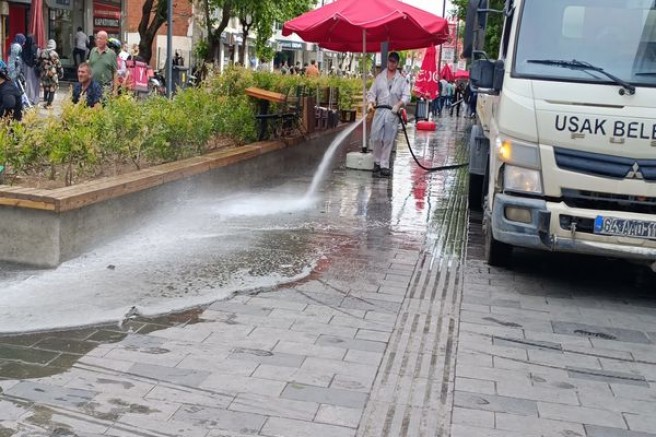 Uşak Belediyesi Yağmurdan Zarar Gören Esnaf’ın Yanında