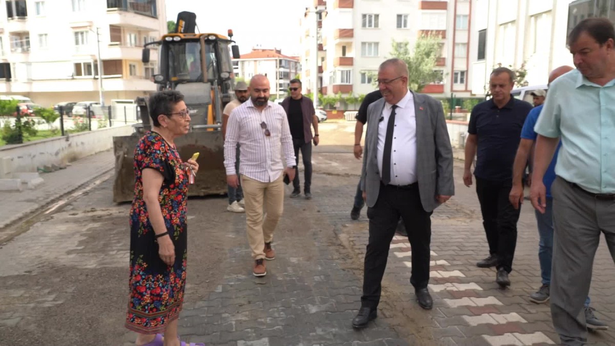 Edremit Belediye Başkanı Ertaş, çalışmaları yerinde takip ediyor