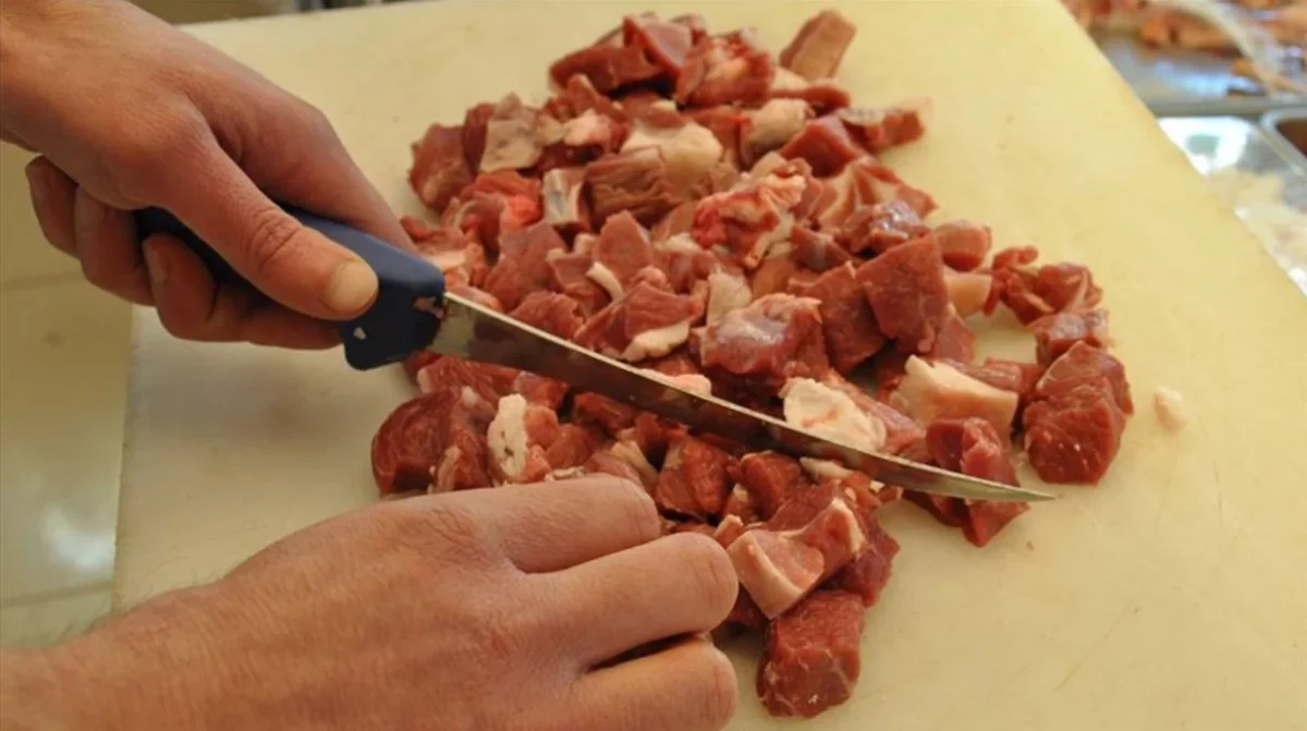 Kurban eti hemen yenir mi, kaç saat dinlenmeli? Diyanete göre kurban eti ne kadar sürede tüketilmeli?