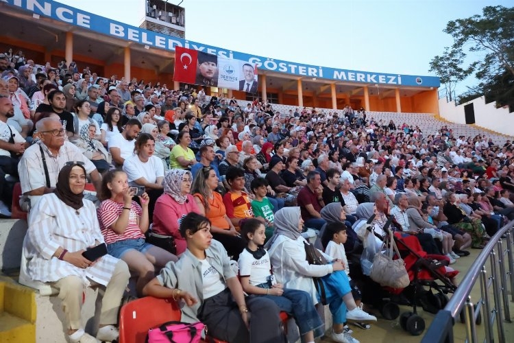 ″Keşanlı Ali Destanı″ Derince'de izleyicileriyle buluştu