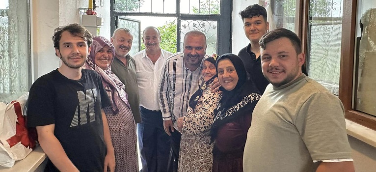 Başkan Mete, Kurban Bayramı'nda Vatandaşlarla Buluştu