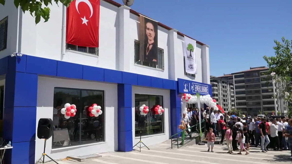 Şehitkamil Belediyesi'nden emeklilere özel hizmet: 'Emeklihane'