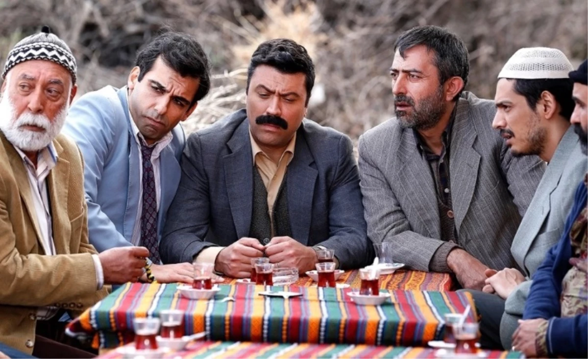 Eski Köye Yeni Adet filmi oyuncuları kim, konusu ne, sonu nasıl bitiyor?
