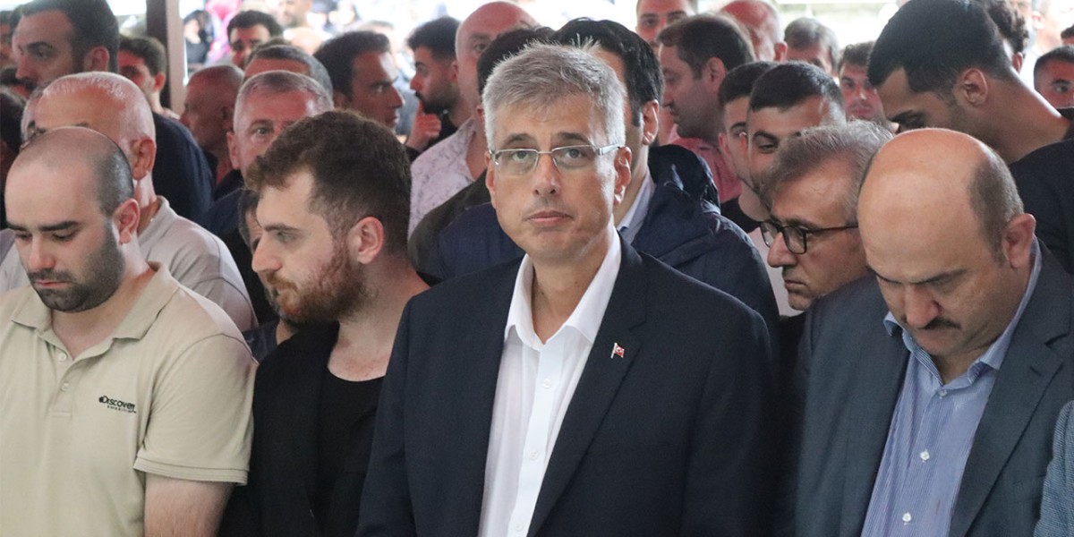 Sağlık Bakanı Prof. Dr. Kemal Memişoğlu, Rizeli Bürokrat Yahya Kanbur'un Cenazesine Katıldı