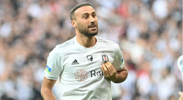 Cenk Tosun hangi takımda, nereye transfer oldu? Cenk Tosun Fenerbahçe ile anlaştı mı?