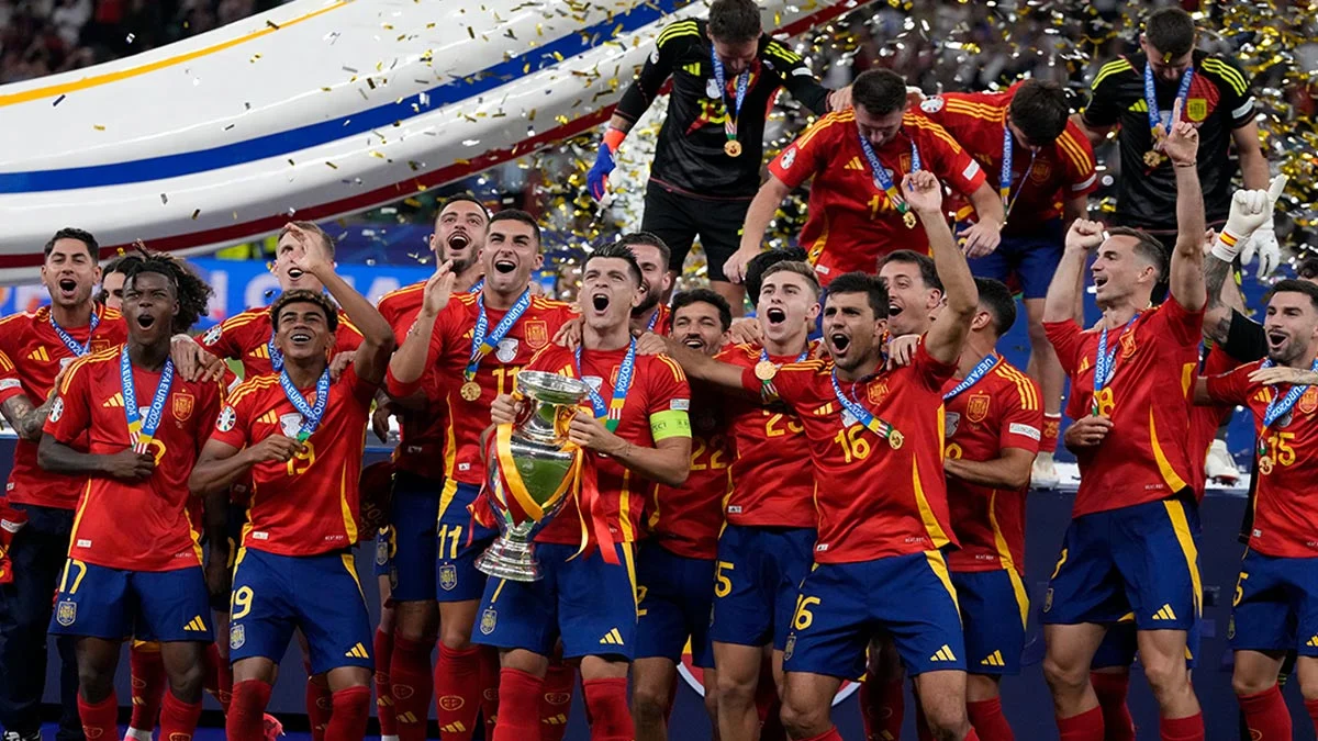 EURO 2024'te şampiyon İngiltere'yi yenen İspanya