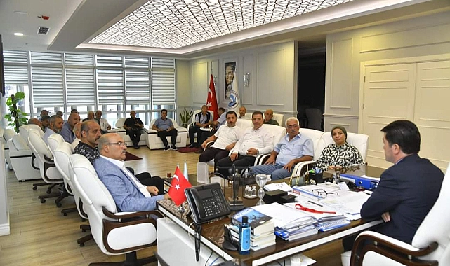 AKÇAABATLI MUHTARLADAN BAŞKAN KAYA'YA ÇIKARMA