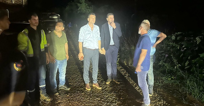 Giresun Belediye Başkanı Köse, fırtınadan etkilenen yerlerde incelemelerde bulundu