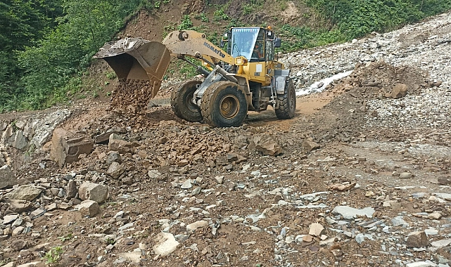 Trabzon Büyükşehir Belediyesi'nden Sağanak Yağış Sonrası Seferberlik