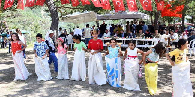 19. Yeniköy Çamlık Şenliği coşkuyla gerçekleştirildi