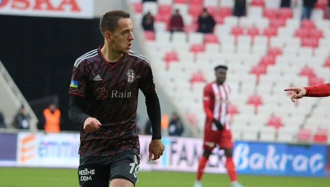 Palut eski Oyuncusunu İstiyor