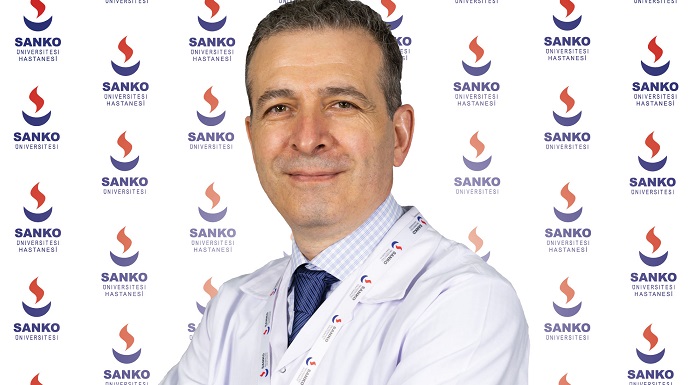 ÇOCUK CERRAHİSİ UZMANI PROF. DR. KARAKUŞ, YENİDEN SANKO ÜNİVERSİTESİ HASTANESİ’NDE