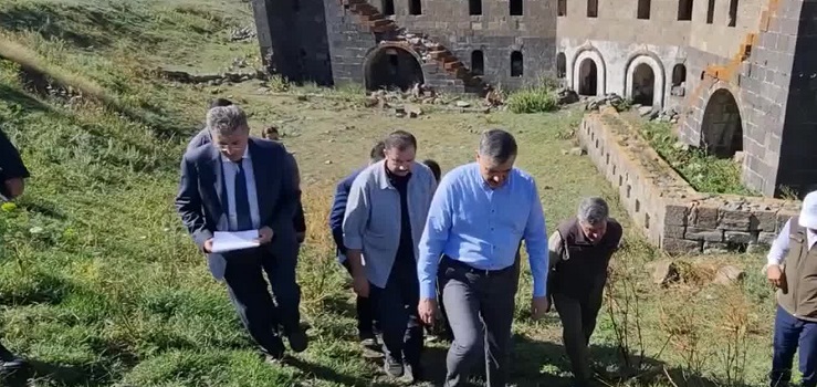 Erzurum Valisi Çiftçi', tarihi tabyalarda inceleme yaptı