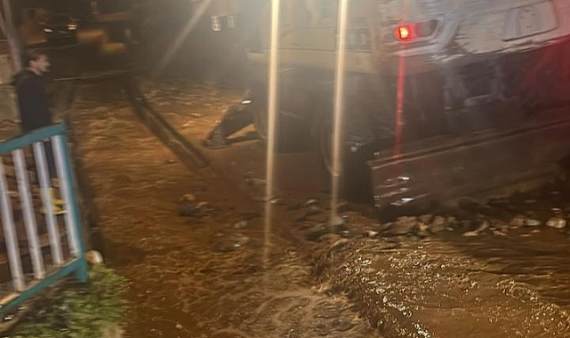 OF'UN O MAHALLESİNDE SU BASKINLARI KONTROL ALTINA ALINDI