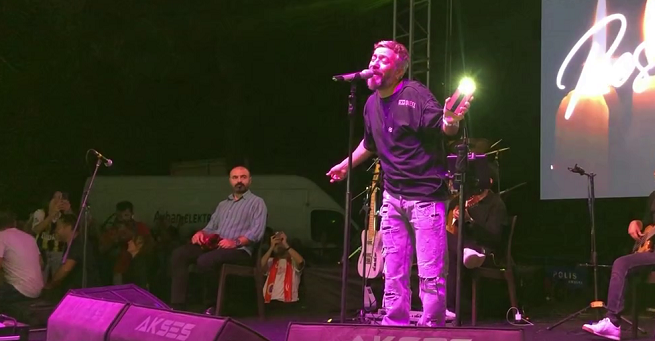 Amasya’da Karadeniz rüzgarı esti: Ünlü sanatçı Resul Dindar, Amasya’da konser verdi