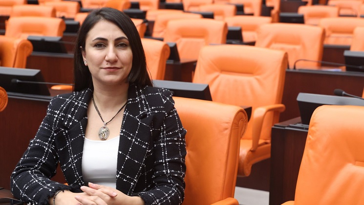 HASTA TUTUKLULARIN SAYISINA ADALET BAKANI TUNÇ’TAN YANIT: BAKANLIĞIMIZDA VERİ BULUNMAMAKTADIR