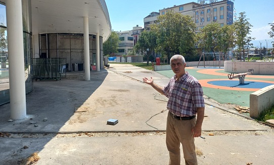 Gergerlioğlu, “İzmit Kent Meydanı gibi bir türlü bitirilemeyen ucube projelerle müteahhitlere peşkeş çekiliyor!”