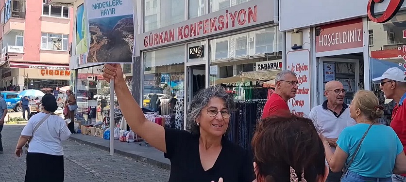 Arhavi'de maden ocağına karşı imza kampanyası