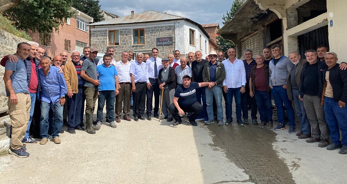 Cimil Gurup Yolunda Beton Satıp Kaplama Çalışması