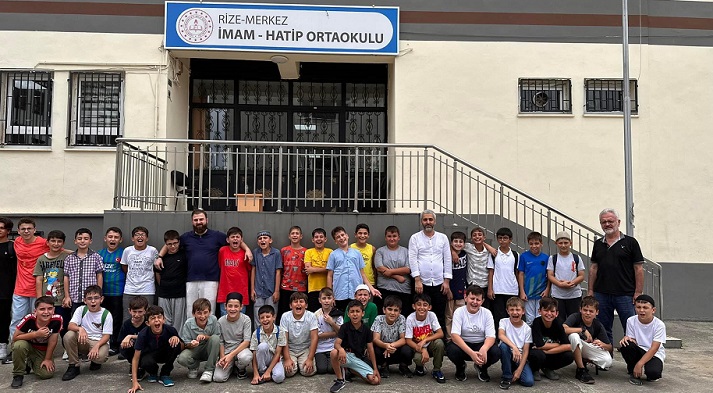 Rize İmam Hatip Ortaokulu'nda Hafızlık Proje Sınıflarında Yaz Dönemi Sona Erdi