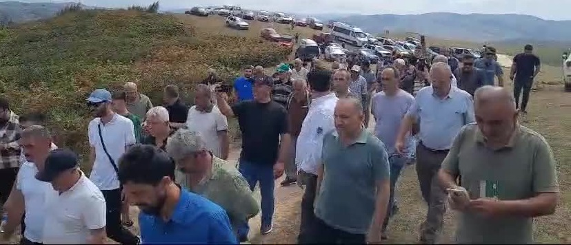 Vatandaşlar, Ordu'nun Korgan Yaylası’nda başlatılan sondaj çalışmasına tepki gösterdi, çalışmalar durdu