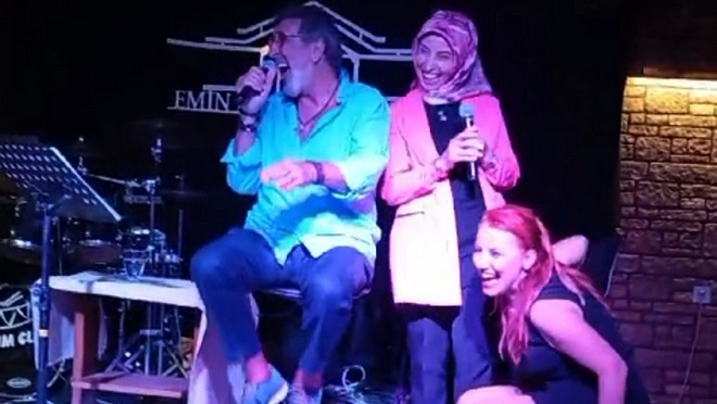CEM ÖZER VE KIVILCIM KALAY İKİLİSİ SAHNEDE